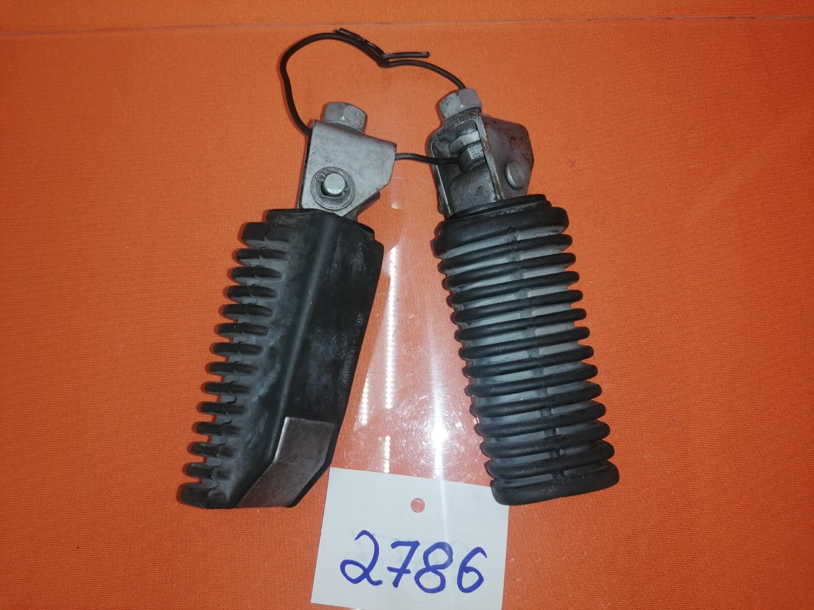 BMW  R80 R100 Fußrasten hinten Soziusfußrasten0