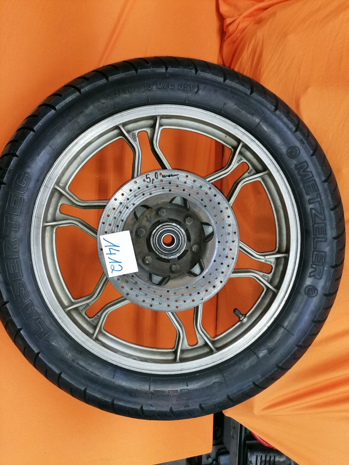 Moto Guzzi le mans Hinterrad2