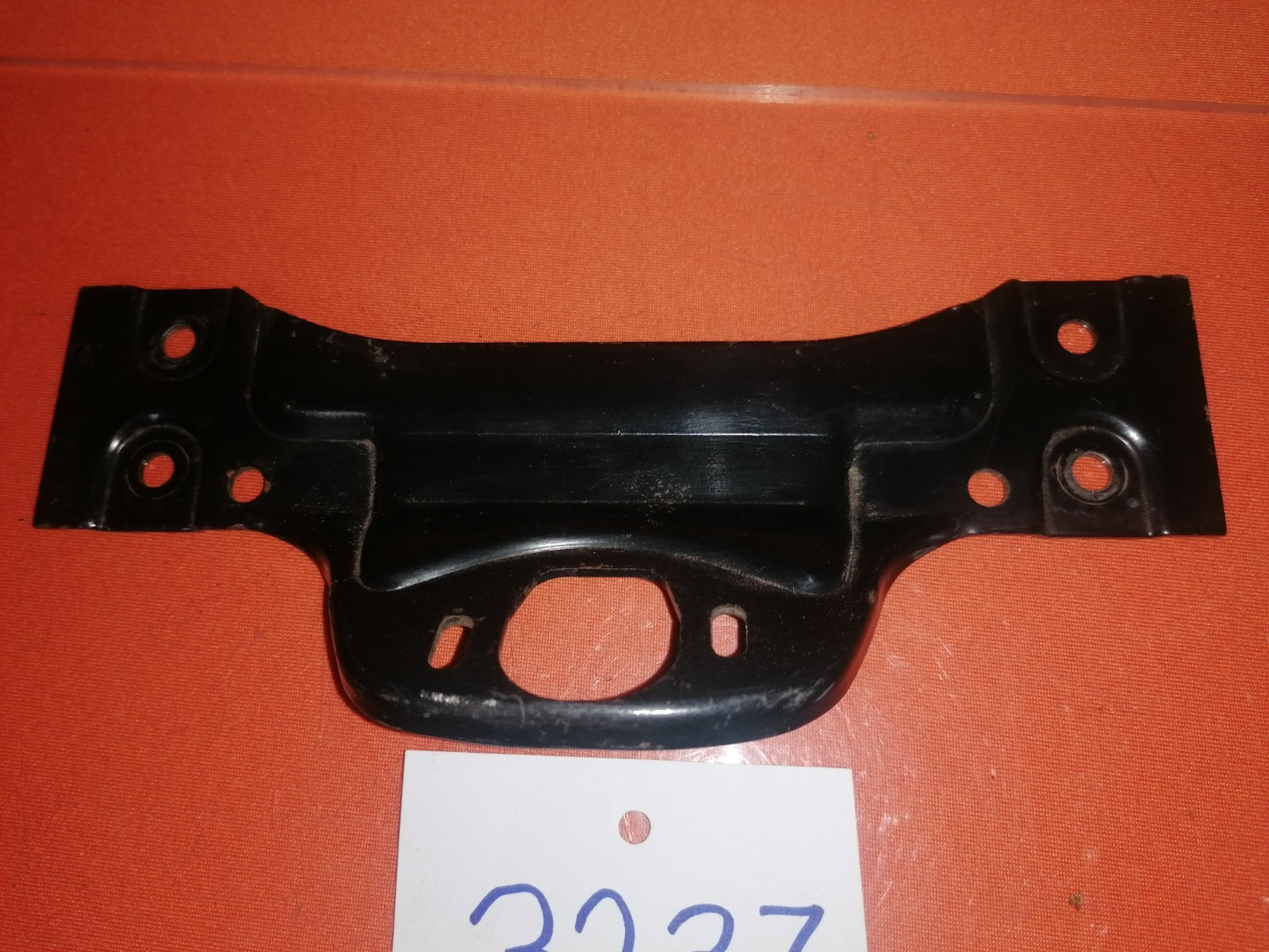 BMW R80 R100R GS Blech Sitzbankverriegelung Halteblech Sitzbankschloss 32372