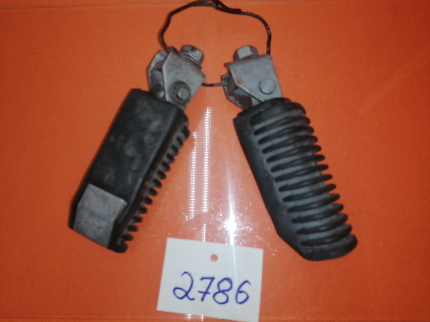 BMW  R80 R100 Fußrasten hinten Soziusfußrasten1