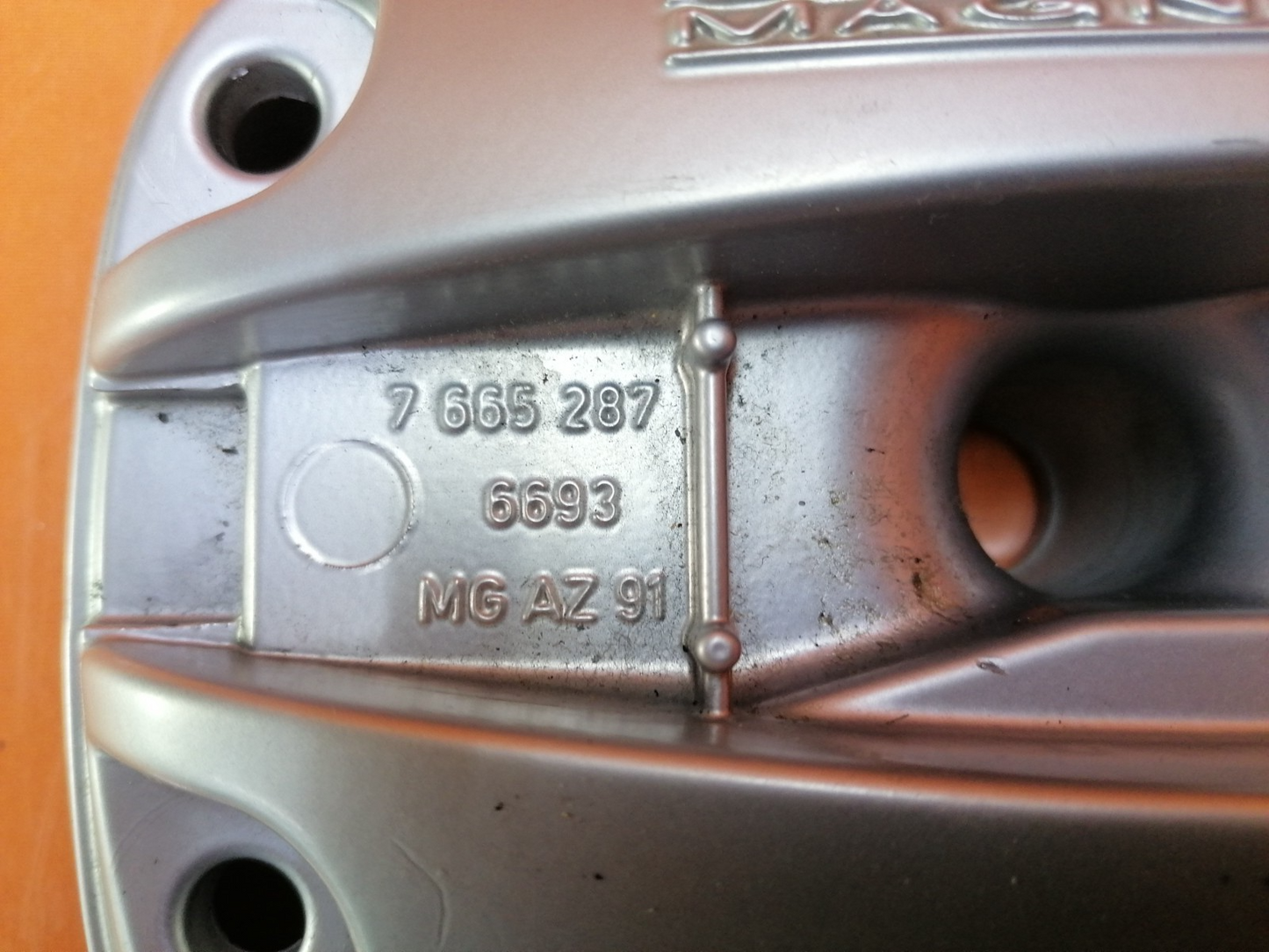 BMW R1100 GS Zylinderdeckel links 31351