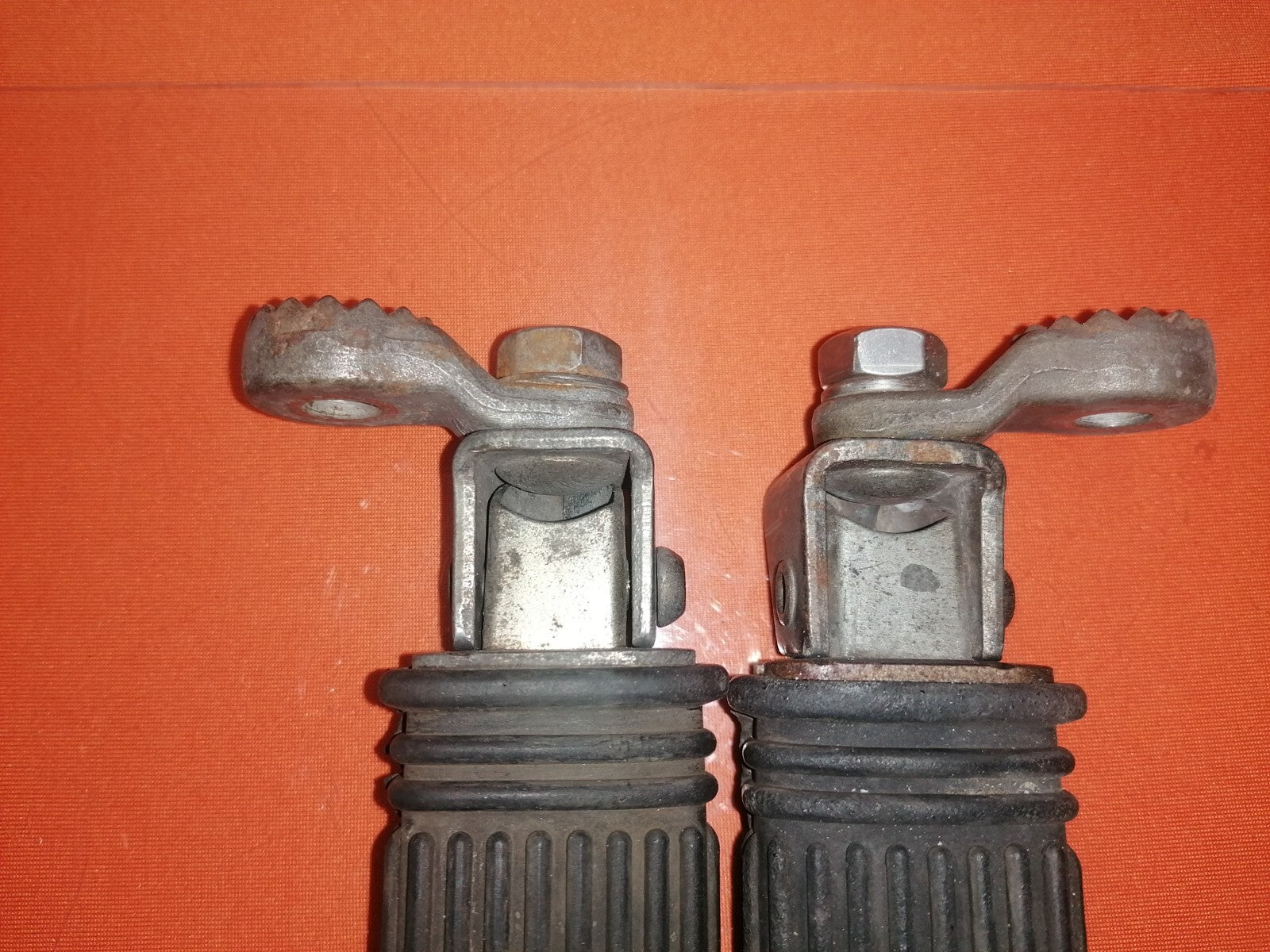 BMW R75 R80 R100 Fußrasten hinten Soziusfußrasten2