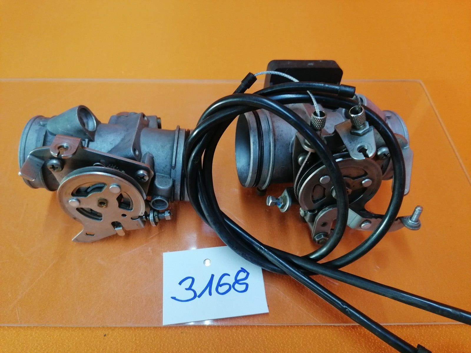 BMW R1100 GS Drosselklappen links rechts Drosselklappe 31681