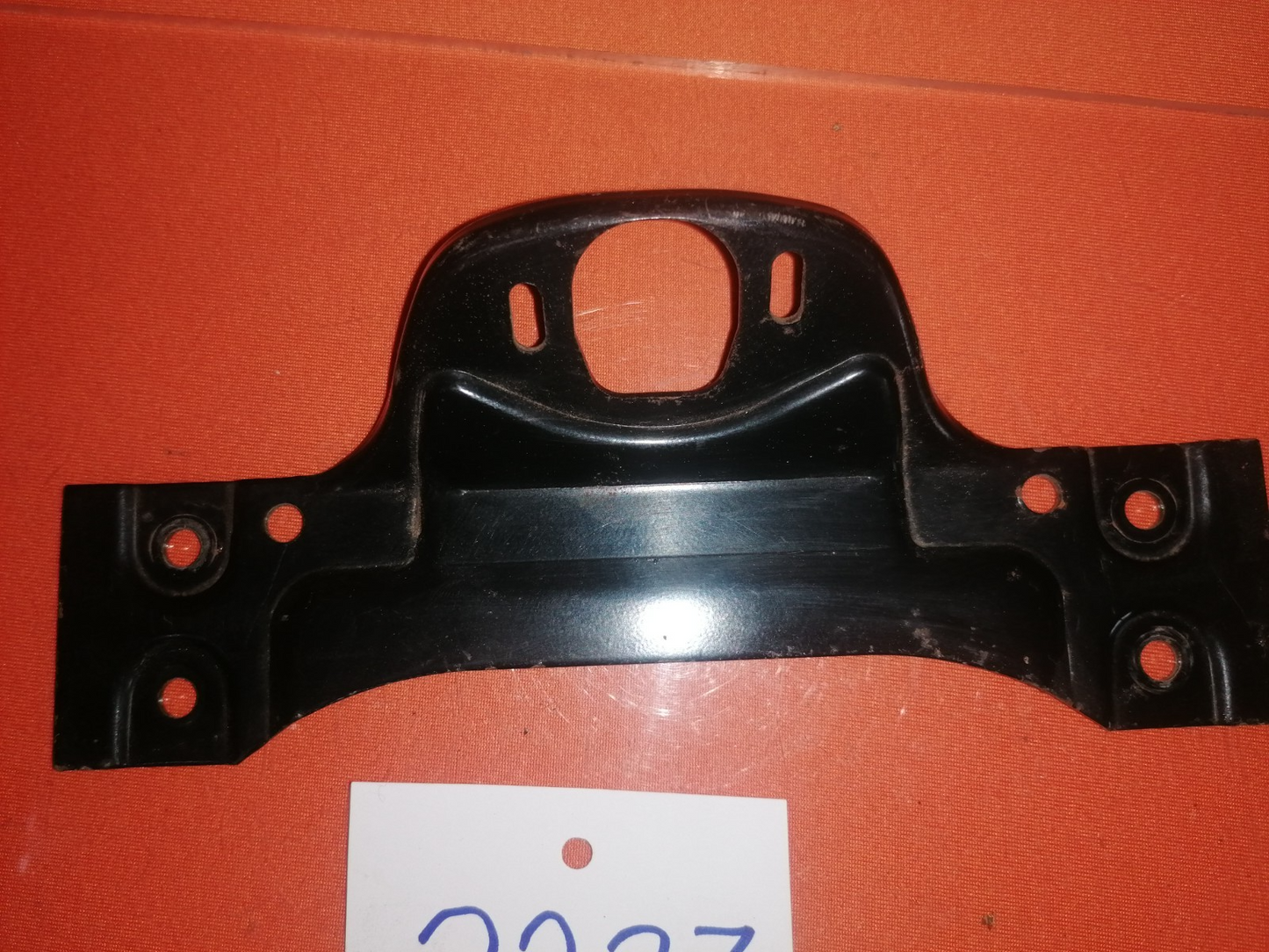 BMW R80 R100R GS Blech Sitzbankverriegelung Halteblech Sitzbankschloss 32373