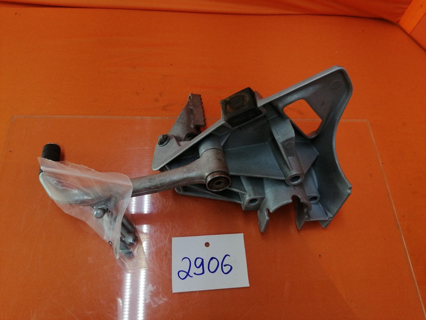 BMW R1100 GS Schalthebel Fußraste links1