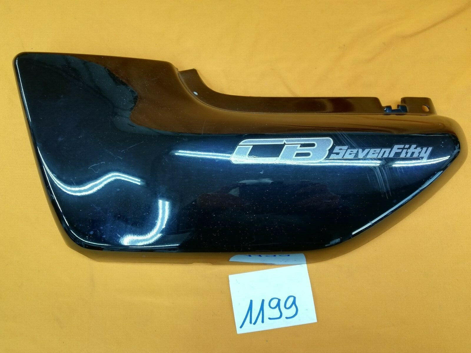 Honda CB 750 CBSevenFifty Seitendeckel links0