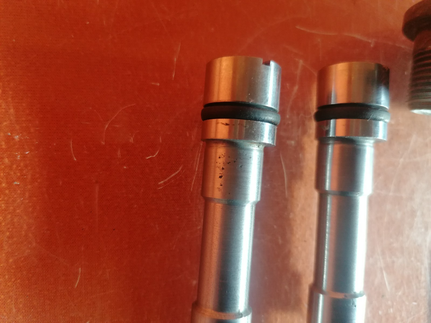 BMW R75 R80 R90 R100 Gabel Verschlussschrauben Exzenderbolzen  32075